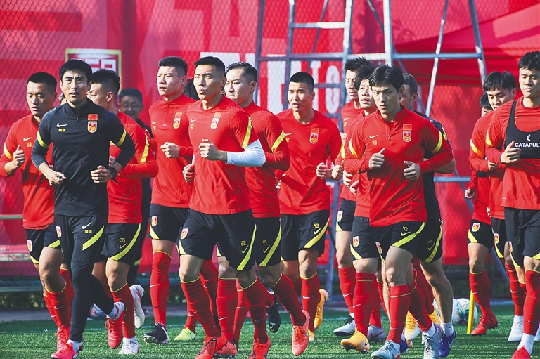 云南助教：明天是最后一个主场，希望能够取得顺利的结果