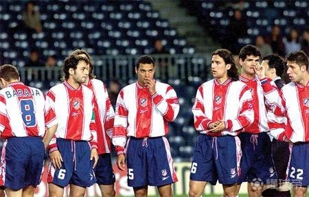 特里：穆帅赢球后会让我们在基地陪孩子，我的孩子们很喜欢他