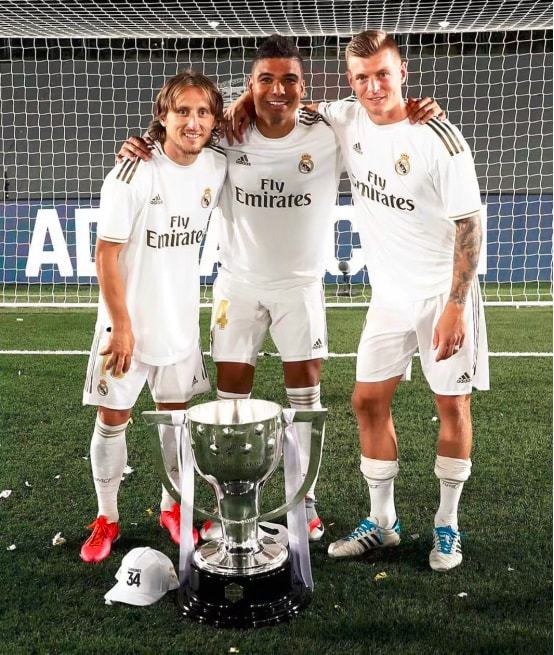 29岁法国女子网球名将转行当“网红模特”，曾因隆胸惹争议