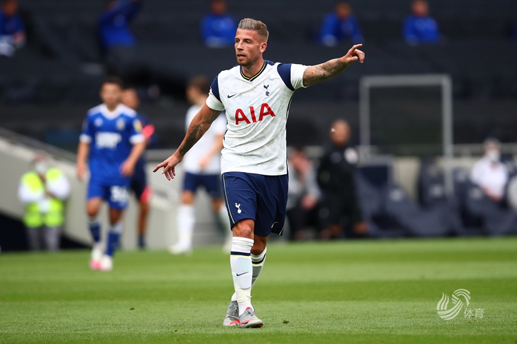 日职联战报：两队屡失良机，东京绿茵0-0福冈黄蜂